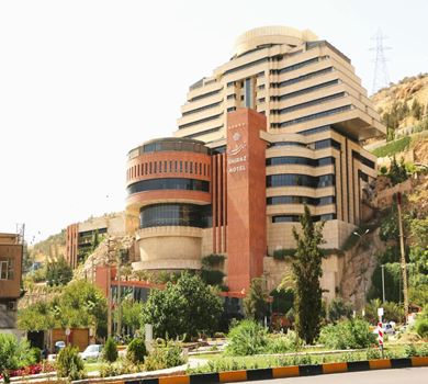 هتل بزرگ شیراز، بهترین گزینه برای کسانی که به دنبال اقامتی مجلل هستند