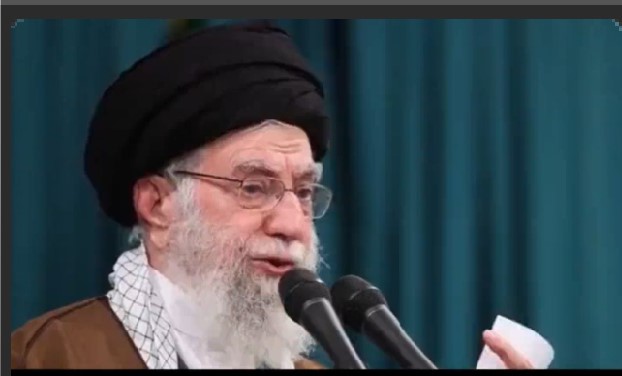 اس پیغام میں رہبر انقلاب واضح کرتے ہیں کہ: مسلمان اور باحجاب عورت معاشرے میں ہر میدان میں ترقی کر سکتی ہے