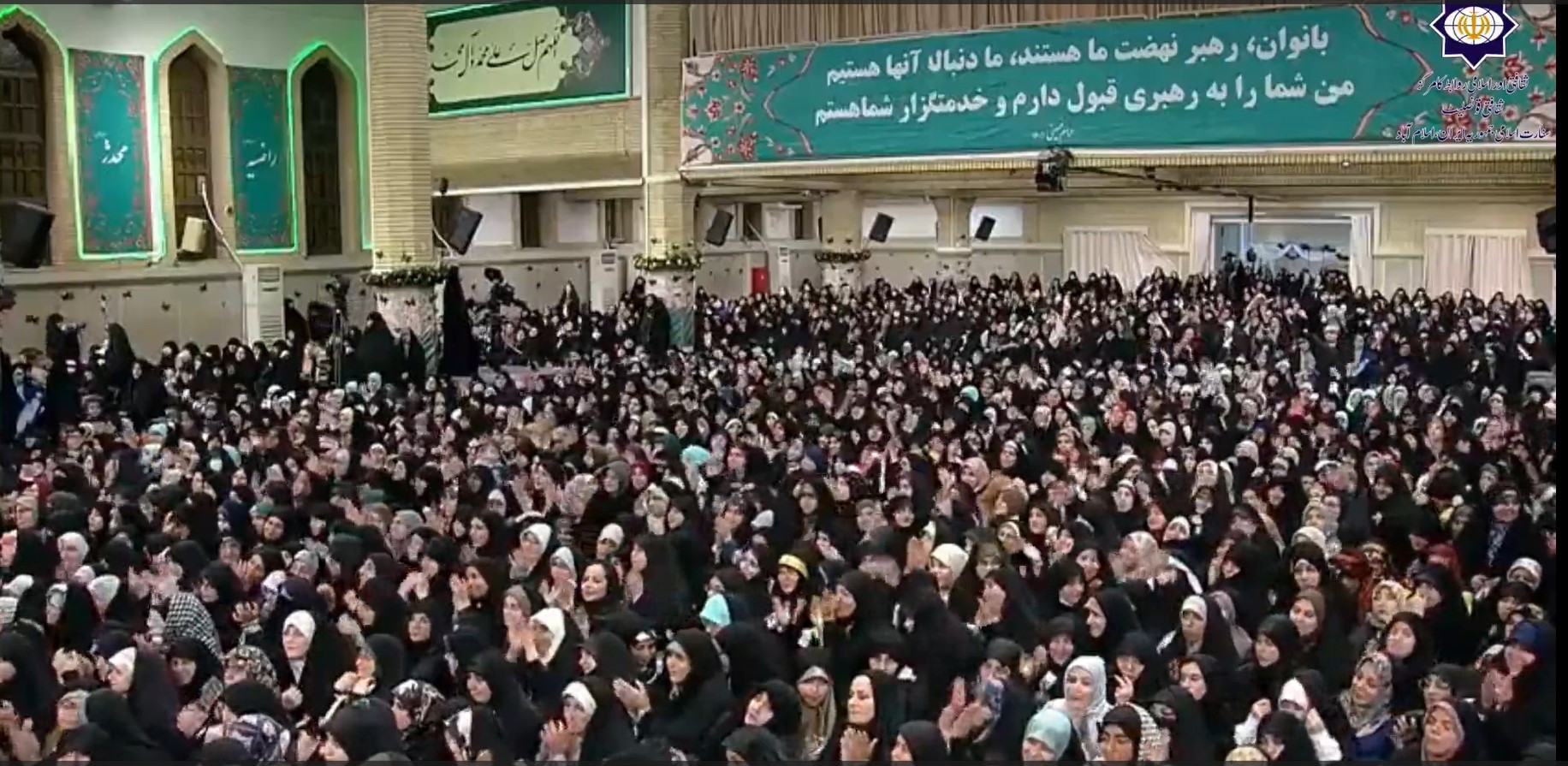 اس ویڈیو میں ایران کے سپریم لیڈر خواتین کے حقوق، سماجی انصاف اور خاندانی معاملات میں عدل کے بارے میں اہم نکات بیان کرتے ہیں۔