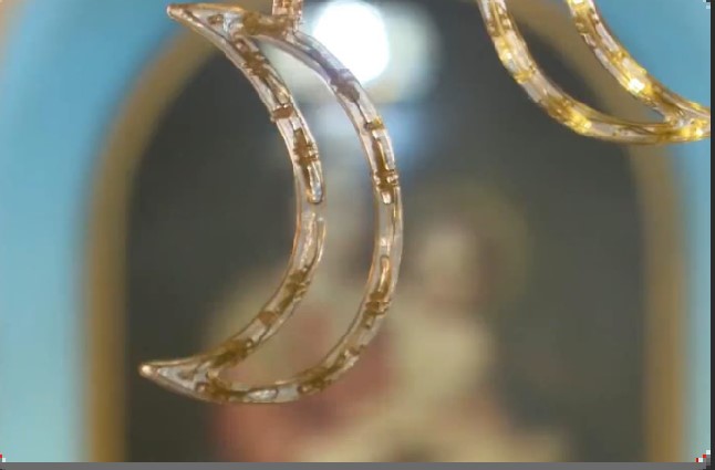 آرمینیائی برادری ایران میں ہر سال کریسمس کے تہوار کو اپنے مخصوص مذہبی انداز میں مناتی ہے